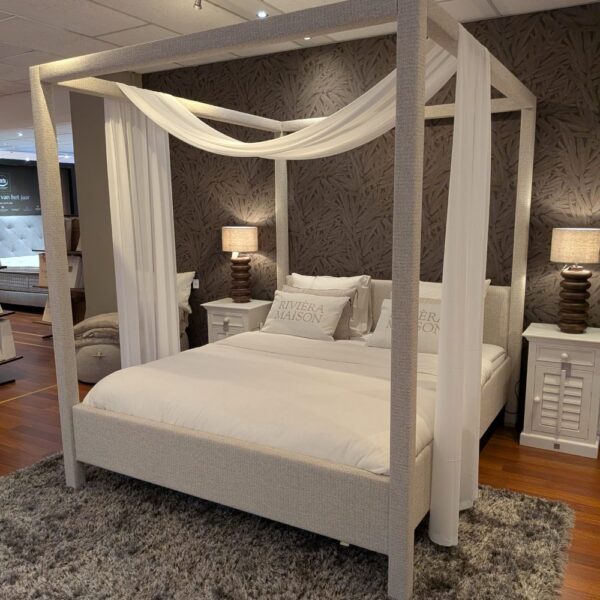 Rivièra Maison Philip hemelbed schuin van voren